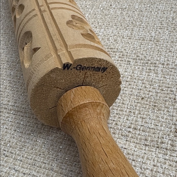 Springerle Rolling Pin, German Cookie Shortbread Carved Wood Rolling Pin - Picture 2 of 8